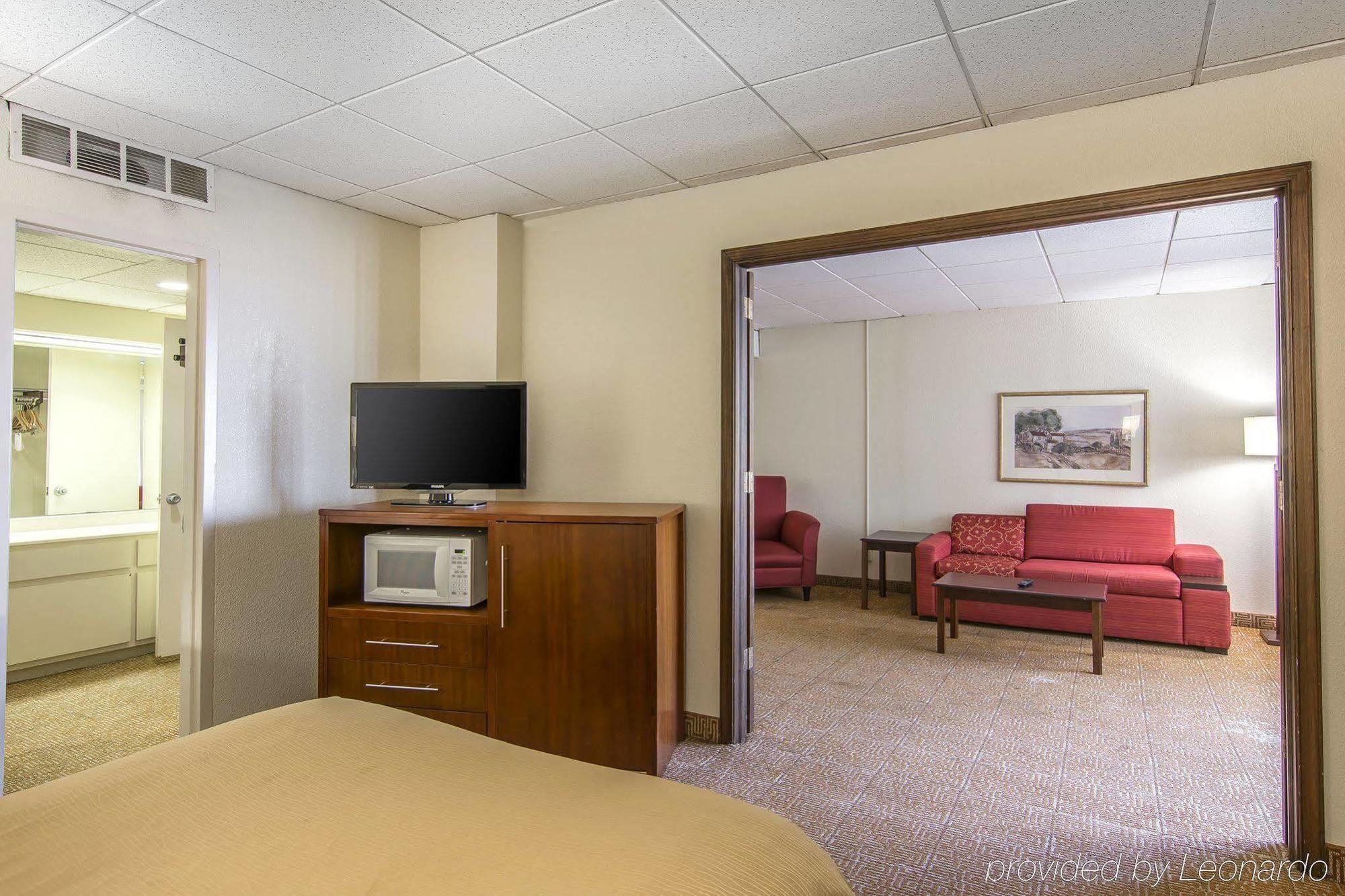 Quality Inn And Suites Conference Center Richmond Dış mekan fotoğraf