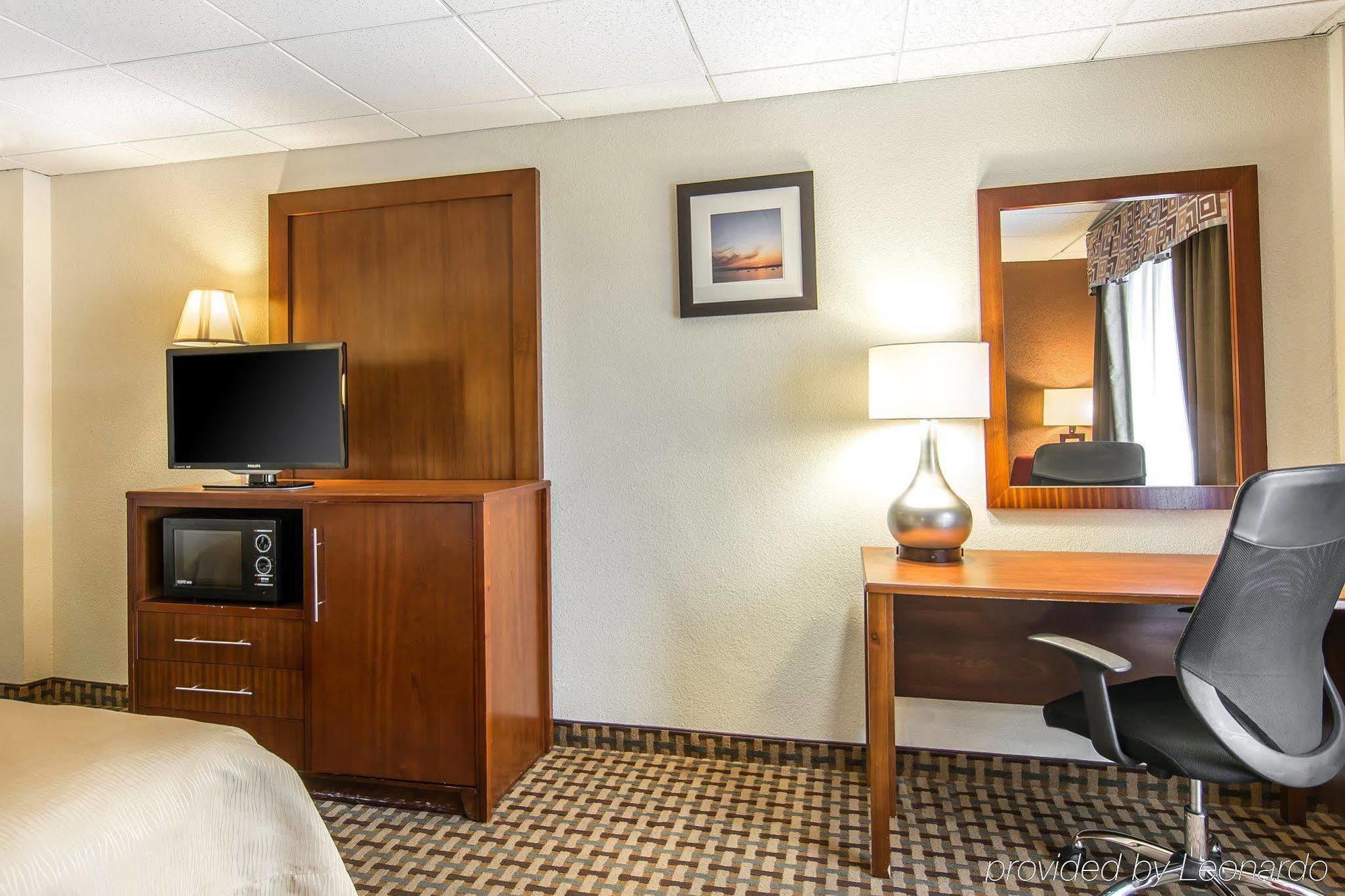 Quality Inn And Suites Conference Center Richmond Dış mekan fotoğraf